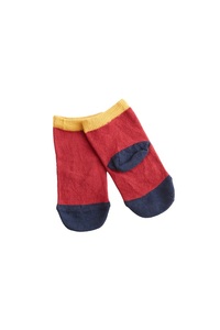 Socken von Leela Cotton, kirschrot/dunkelblau/senfgelb, 27/30